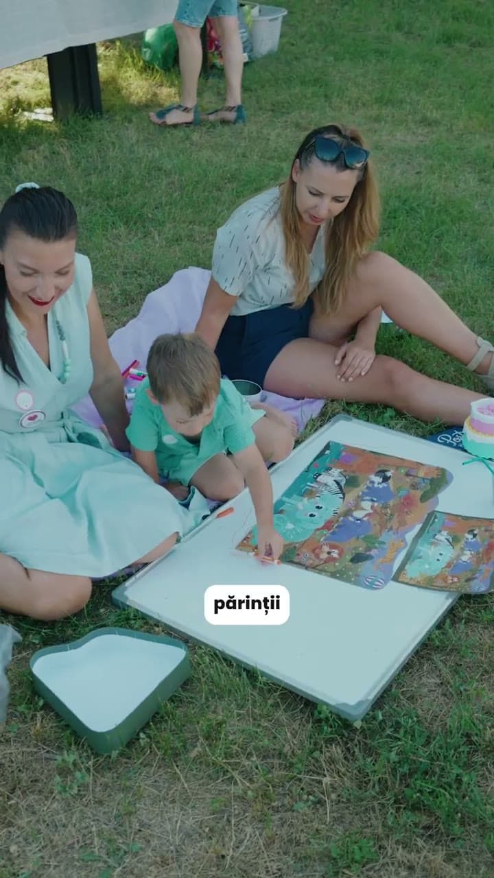 Tur video: Cerc de joacă cu copii